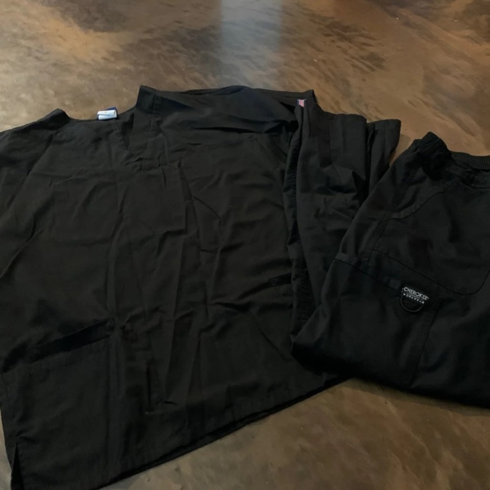 Cherokee Healthcare Scrub Set